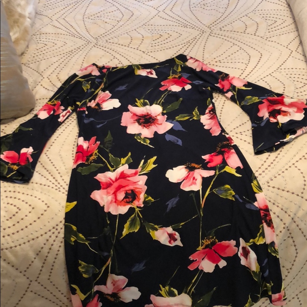 Women’s short dress ❤️